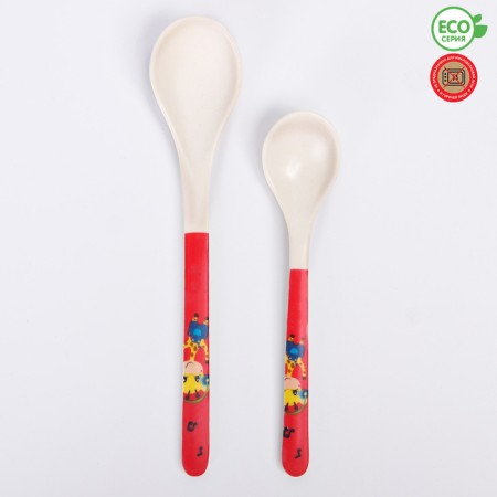 A set of bamboo feeding devices, a spoon 2 pcs., Pink/red color
