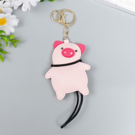 A keychain to the leatherette with carbine "Puccum Glazai Pig" 10x7.6 cm-1