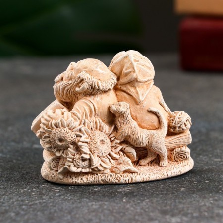Figure "On the Flood" ivory, 7x6x8cm-7