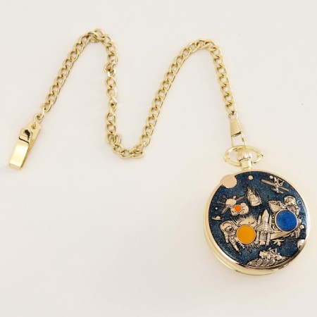 The clock is pocket, musical "Cosmos", quartz, d dial-5.9cm, chain L-36.5cm, gold-4