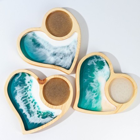 Menzhitsa Author with epoxy food resin Adelica, 21 × 22 cm, whole cedar, Mix drawing-2