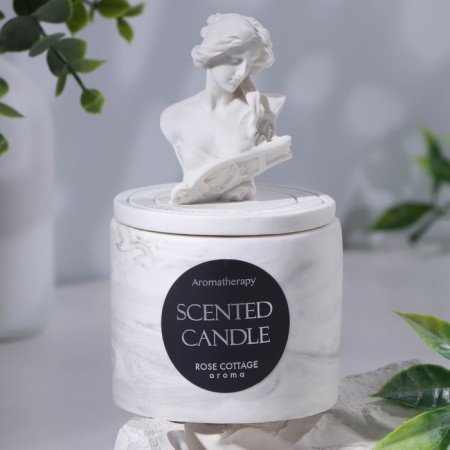 Candle in concrete aromatic "peach", soy wax