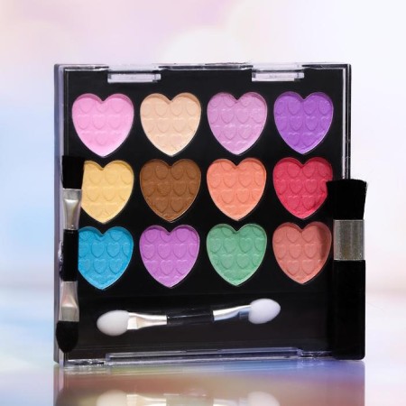 Cosmetics set for girls: shadows, brush, applicator-1