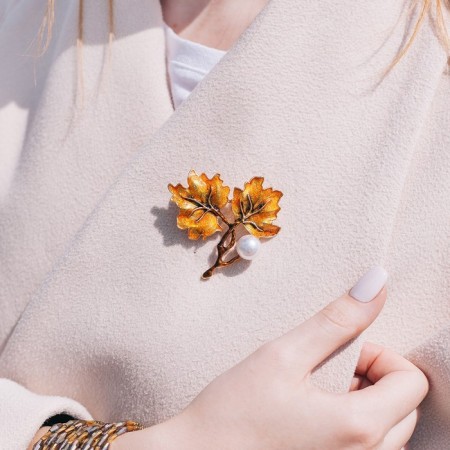 Brooch "Maple leaves", color in gold-4