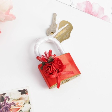 Wedding castle with the key "Council and love."-2