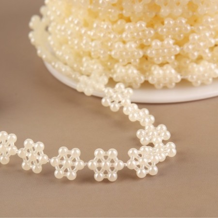 Pearls on threads, flat, 10 mm, 9 ± 1 m, milk color-1