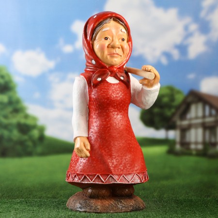 Garden figure "Grandma with a hoe" 63x29x28cm-1