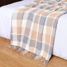 Valencia plaid 140x200cm, 08/laura white/smoke/dog/dog, hl 50%, PE 30%, pan 20%