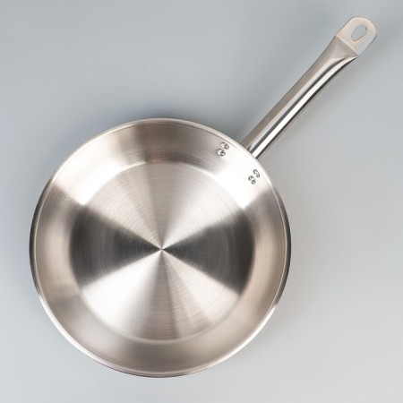 Skoroda "General catering", d = 28 cm, housing thickness 0.6 mm, bottom 3.5 mm, with a heat distribution layer, induction-1