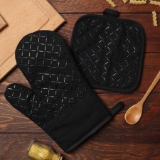 Kitchen set 2 objects of the share color is black, a brush 17*17 cm, mittens 26*16 cm, 100% p/e
