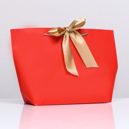 Gift package with a ribbon of 26 x 25 x 11 cm "Red"
