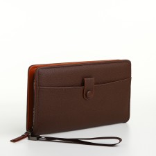Male purse-clate on a zipper, brown color
