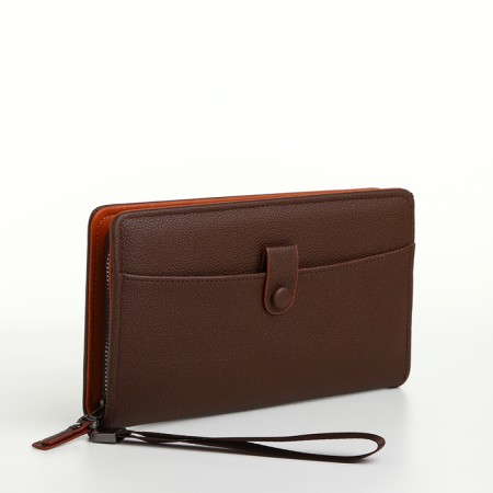 Male purse-clate on a zipper, brown color