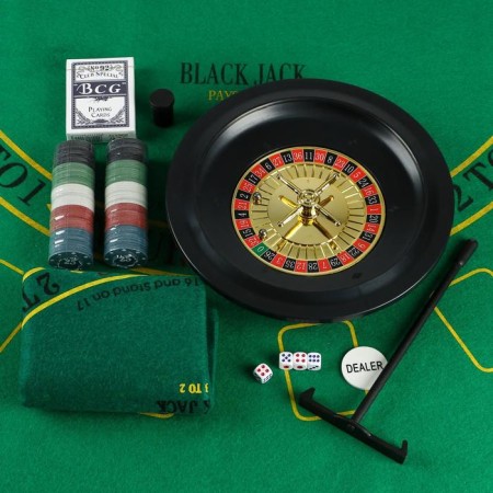 Poker, set for the game, (roulette, maps 54 pcs, chips with nom. 100 pcs, cubes 4 pcs, field) 33 x 29 s
