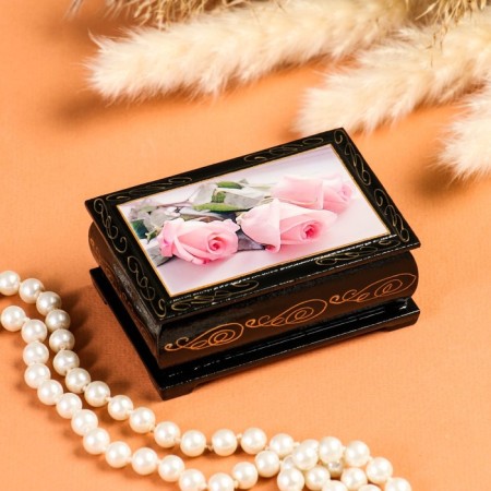 Casket "Pink Roses", 6 × 9 cm, lacquer miniature