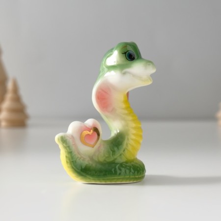 Souvenir ceramics "Green cobra with heart - love" 4x7.5x8 cm-1