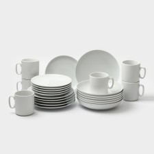 A set of porcelain dishes “Classic”, 24 objects: plates d = 17.5 / d = 20, 0.7l / d = 20 mug 300