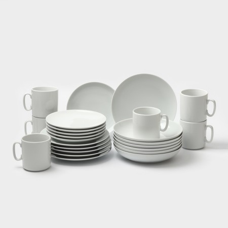 A set of porcelain dishes “Classic”, 24 objects: plates d = 17.5 / d = 20, 0.7l / d = 20 mug 300