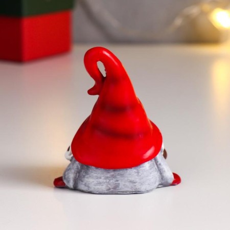 Souvenir Polystone "Grandfather Frost in the Red cap" 7x6.3x5 cm-3
