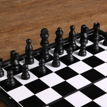 Hand chess plastic, 31 x 31 cm, King H-6.5 cm, pawn H-3 cm-2