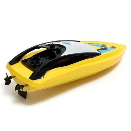 The boat "Fast", radio control, swims-2