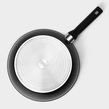 Magistro Warrior, D = 28 cm, h = 7.5 cm, anti -stick coating, induction-6