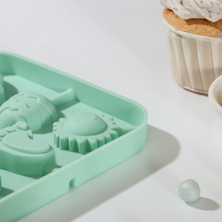 Silicone form for candies "Sunny Day", 14 × 14 × 1.5 cm, 8 cells, with sticks, color mix-3