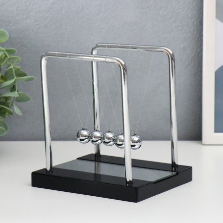 Plastic Plastic "Sharah of Newton" with a mirror 13.5x11.3x13 cm