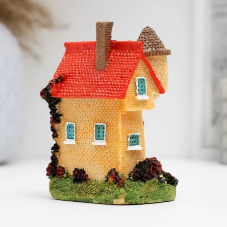 Figure "Two -story house" 5x7x10.5cm, mix-5