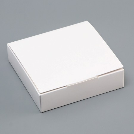 Box for 9 sweets, 13.7 x 13.7 x 3.5 cm. Confectionery packaging-1