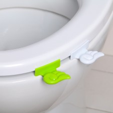 Pen for the seat of the toilet 