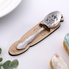 A spoon is registered, tea, with an engraving 