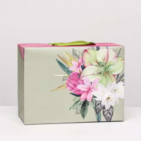 Gift Package "Flowers" gray-pink, 27 x 20 x 13 cm