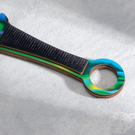 Wooden souvenir "Kunai" Green-2
