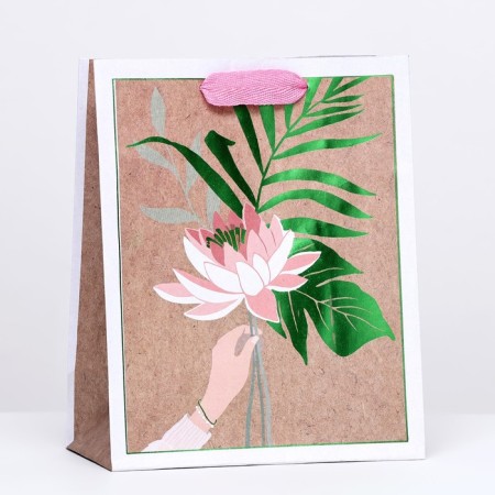 Crafts "White Lotus" 18 x 22.3 x 10 cm
