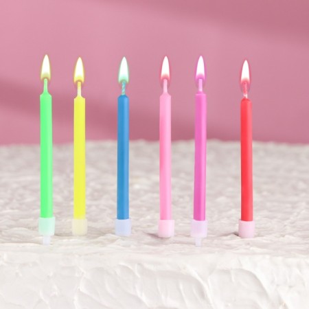 A set of candles in a cake 6 pieces, with a colored flame, 6 cm