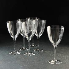 A set of glasses for the wine 