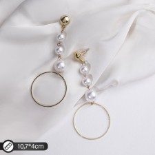 Earrings with pearls 