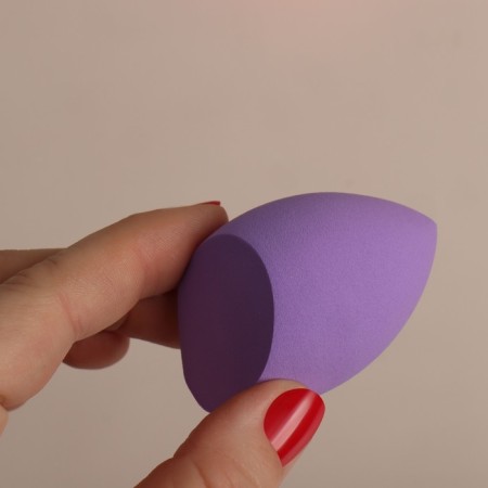 Mowed sponge for makeup “drop”, 6 × 4 cm, increases when getting wet, in the case, the color is purple-10
