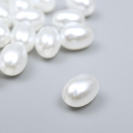 A set of plastic beads, 9x7 mm, 100 pcs/unit (white)