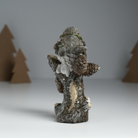 Polystone souvenir "Vorostone in a wreath with berries and cones on a tree" 10.5x7x13.5 cm-3