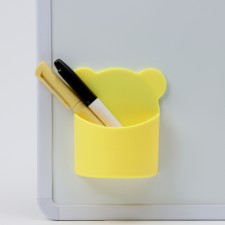 Magnetic universal stand for markers and lips 