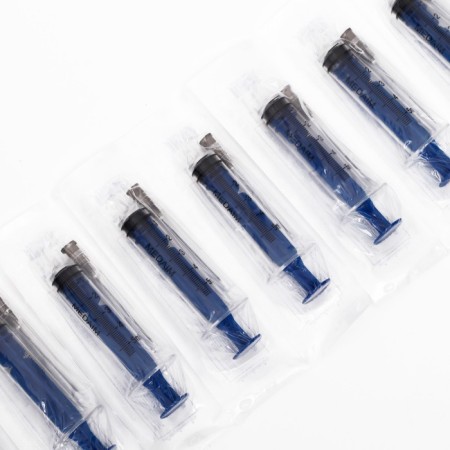Spring injection. 5 ml. 3 comp. with a needle of 0.7*40 mm (22g*1 1/2 ") without latex-1