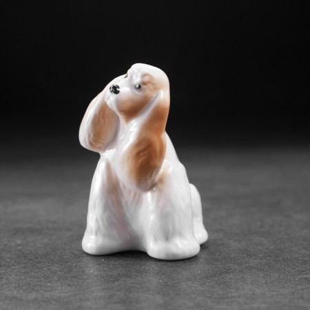 Souvenir "Sitting Coker", 8 x 6 x 8 cm, porcelain