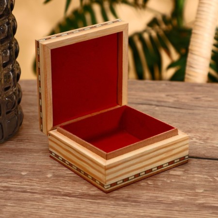 Casket "Elephant" tree 11x11 cm-1