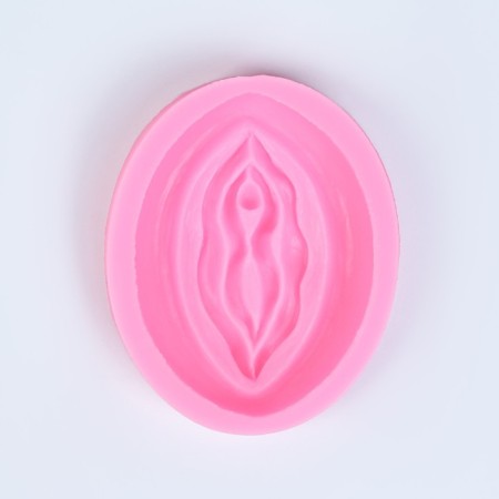 Silicone form "18+", 8 x 6.5 cm, pink
