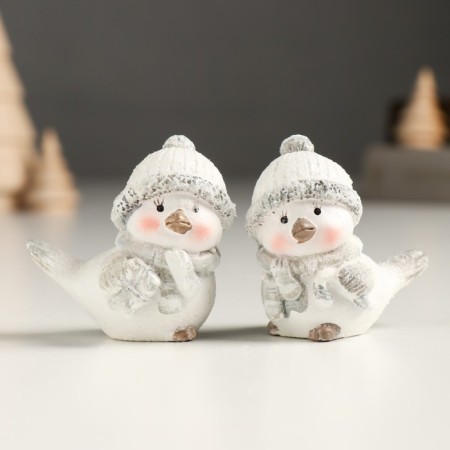 Polystone souvenir "White chick in a hat and knitted scarf" silver mix 5x3.5x5 cm