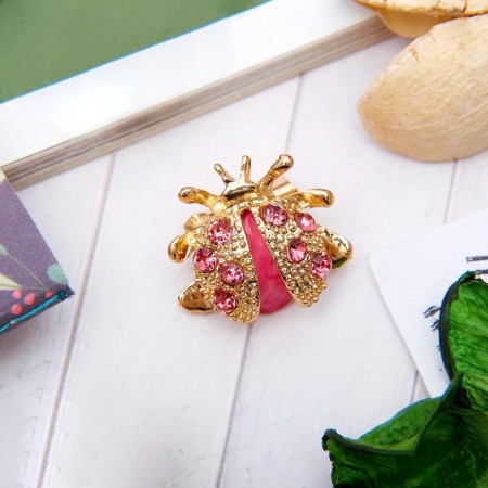 Brooch "God's Laying" mini, pink color in gold-2