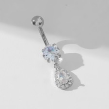 Piercing in the navel 