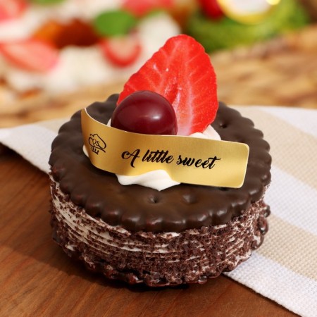 Mulyazh - Magnet "Chocolate cracker with berries" 7x7x6cm